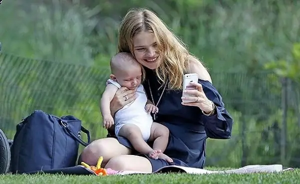 Natalia Vodianova met haar zoon