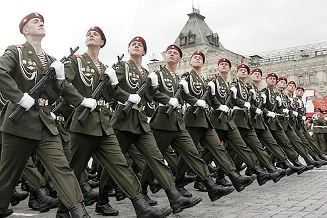 Cum se ajunge la parada victoriei