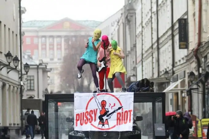 Cine sunt Pussy Riot