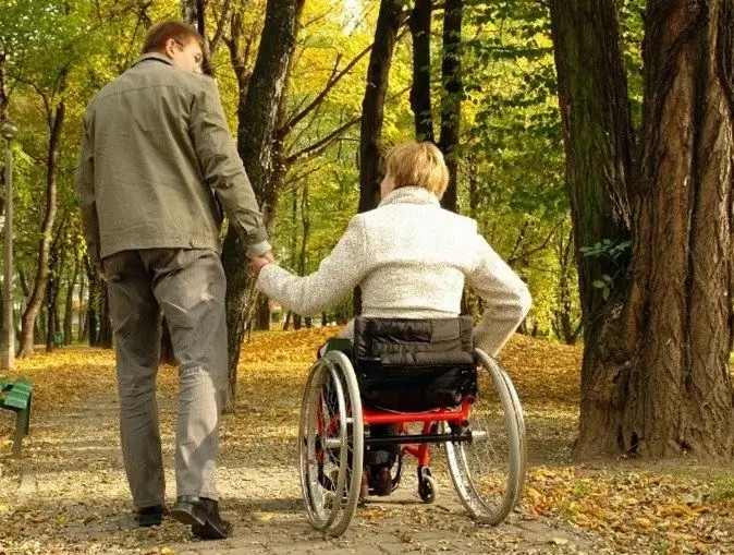 Qual è la particolarità dell'adattamento sociale delle persone disabili