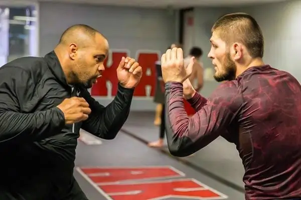 Daniel Cormier: kev sau txog tus kheej, kev muaj tswv yim, kev ua haujlwm, tus kheej lub neej