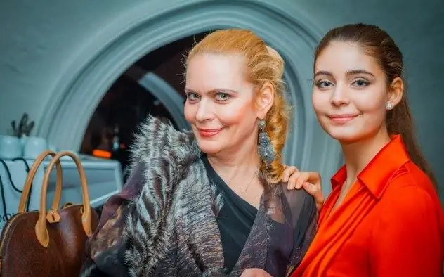 Maria Kozakova with her mother