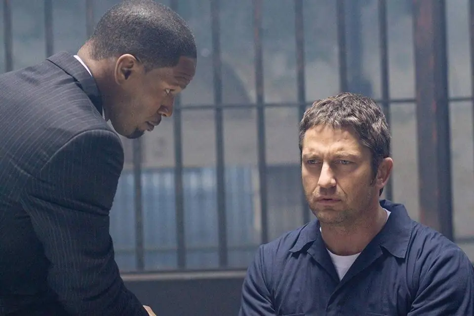 Gerard Butler và Jamie Foxx trong Công dân tuân thủ pháp luật