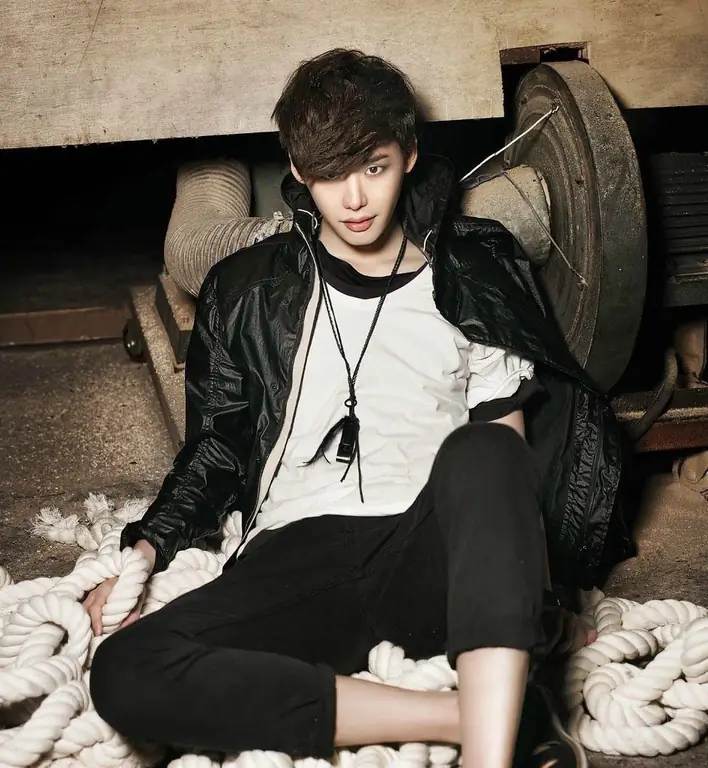 Lee Jong Suk a modeling