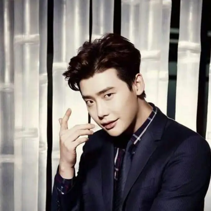 Lee Jong Suk: filmografi dan biografi