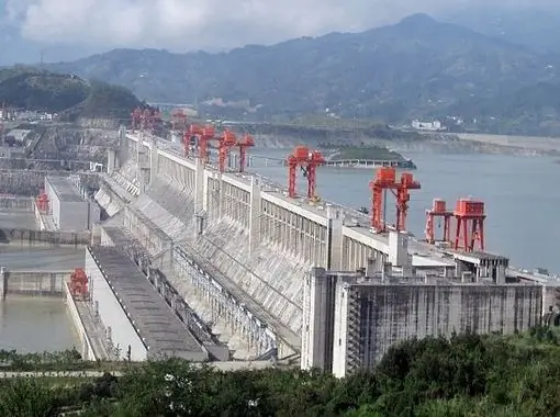 Barragem hidroelétrica