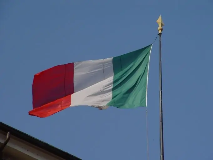 Hoe een persoon in Italië te vinden