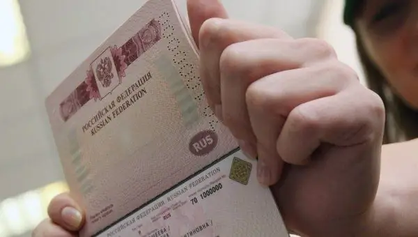 Cómo obtener un pasaporte en la Federación de Rusia