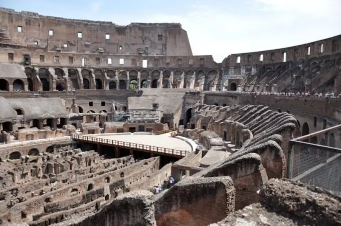 Hvordan genoprettes Colosseum i Rom